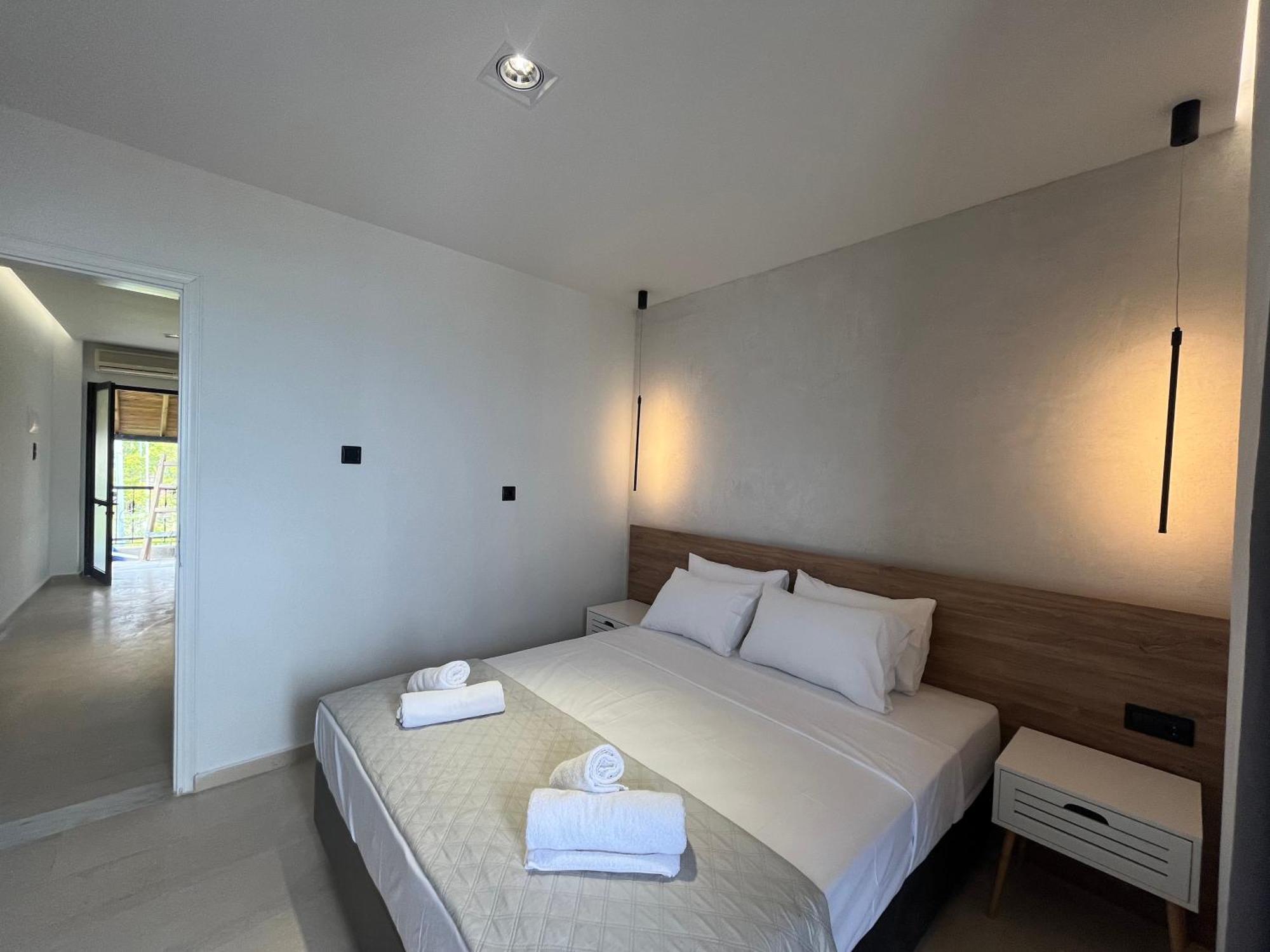 Okkio Sea View Apartment Vergia Екстериор снимка